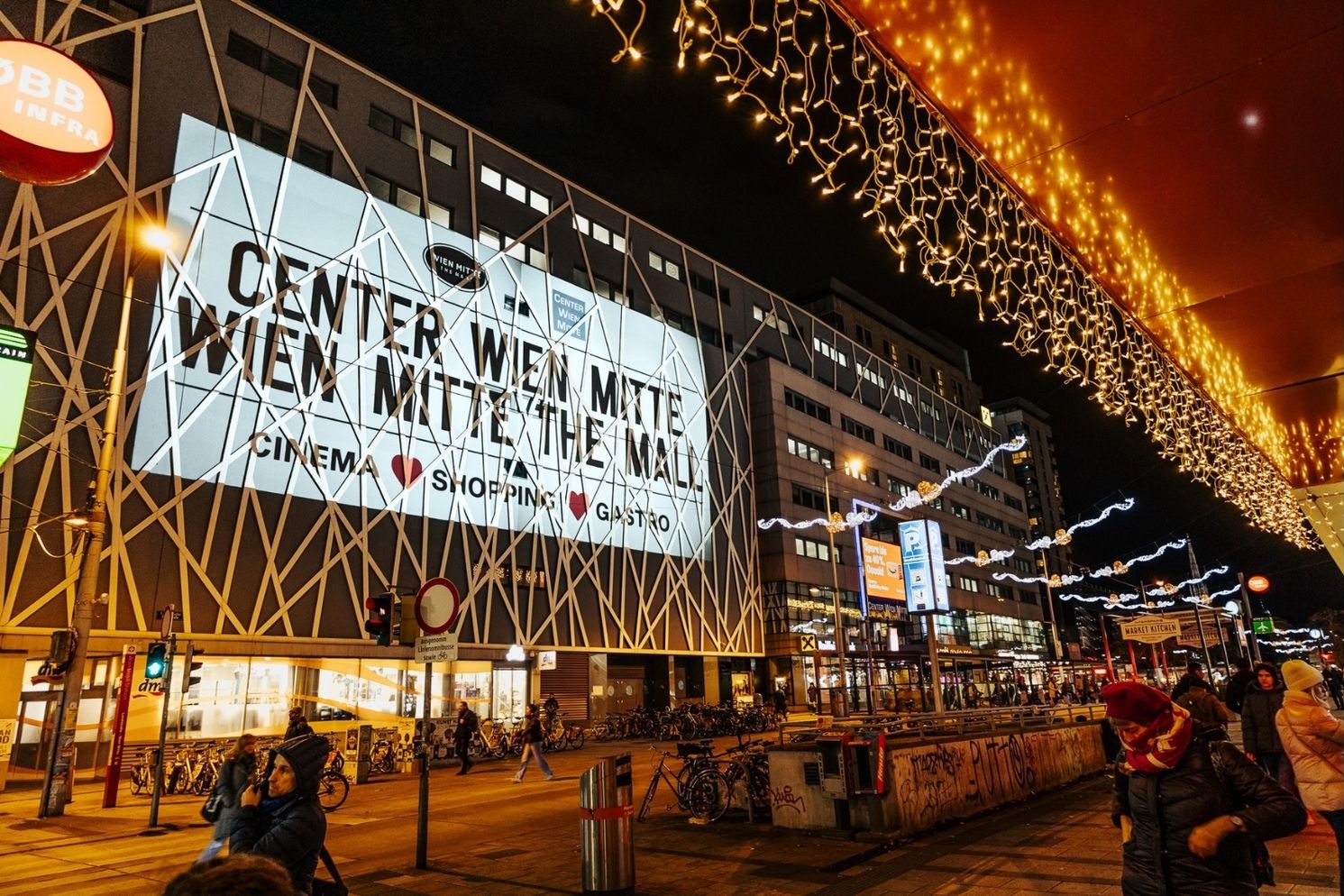 Wien Mitte Fassadenprojektion